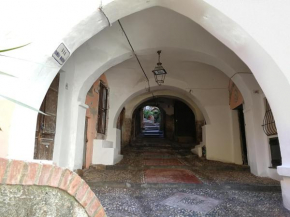 IN CENTRO Città, nei vicoli del Borgo
